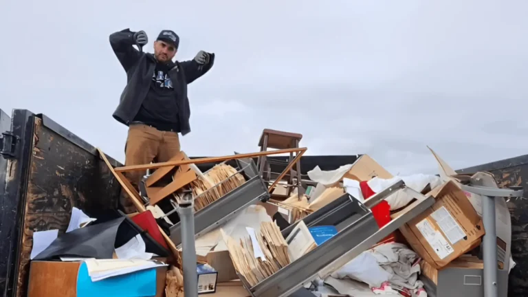 Bay Hauling truck offering reliable junk removal services in Fairfield, California.